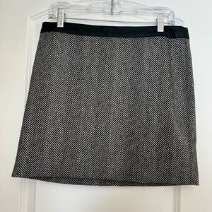 Banana Republic Wool Herringbone Mini Skirt – Size 8